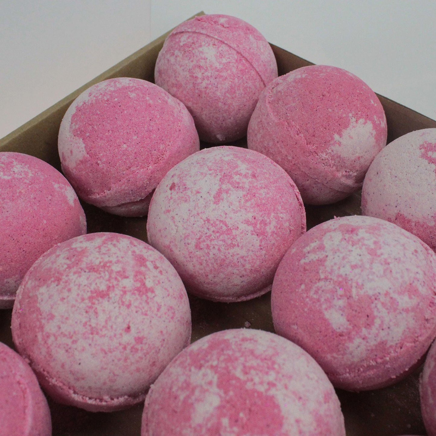 Bubblegum Jumbo Bath Bomb Jumbo Bath Bombs - 180g - Bath Indulgence