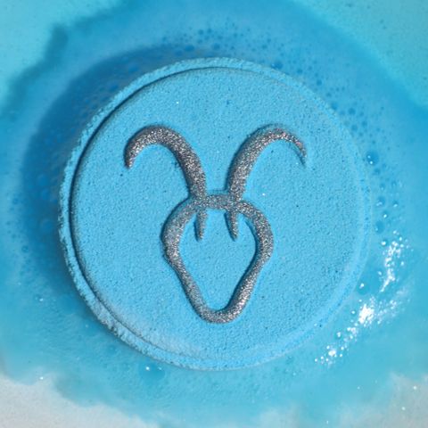 Set of Zodiac Bath Fizzers with Horoscope - Capricorn - Bath Indulgence