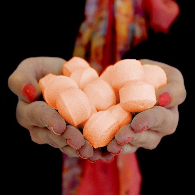 1.3Kg Box of Chill Pills (Mini Bath Bombs) - Fresh Oranges Box of Chill Pills 1.3Kg - Bath Indulgence