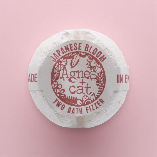 Agnes + Cat Bath Fizzer - Japanese Bloom Agnes + Cat Bath Fizzers - Bath Indulgence