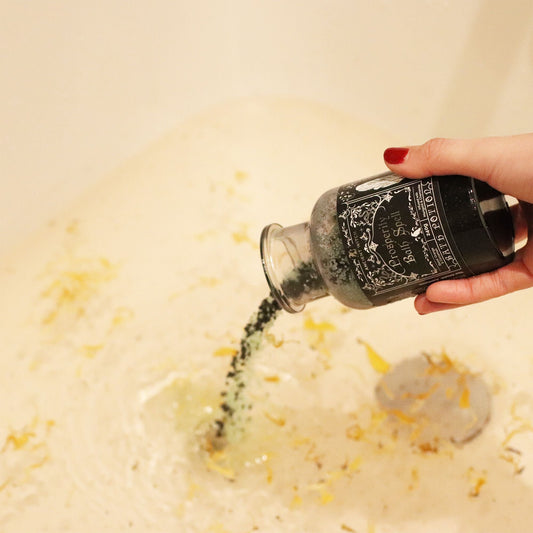 Ancient Witch Bath Spell Potion & Aventurine Crystal Amulet - Prosperity Ancient Witch Bath Spell Potions - Bath Indulgence