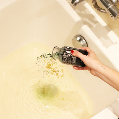 Ancient Witch Bath Spell Potion & Aventurine Crystal Amulet - Prosperity Ancient Witch Bath Spell Potions - Bath Indulgence