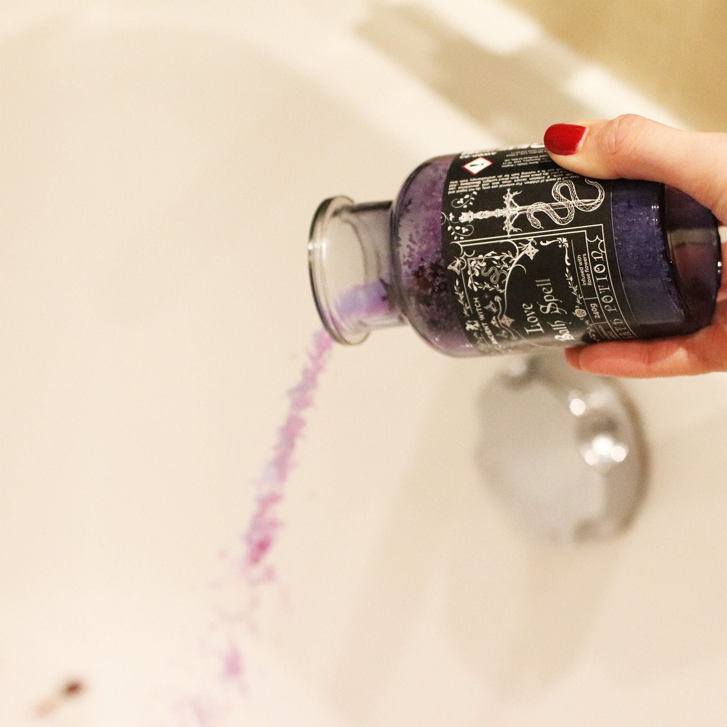 Ancient Witch Bath Spell Potion & Rose Quartz Crystal Amulet - Love Ancient Witch Bath Spell Potions - Bath Indulgence