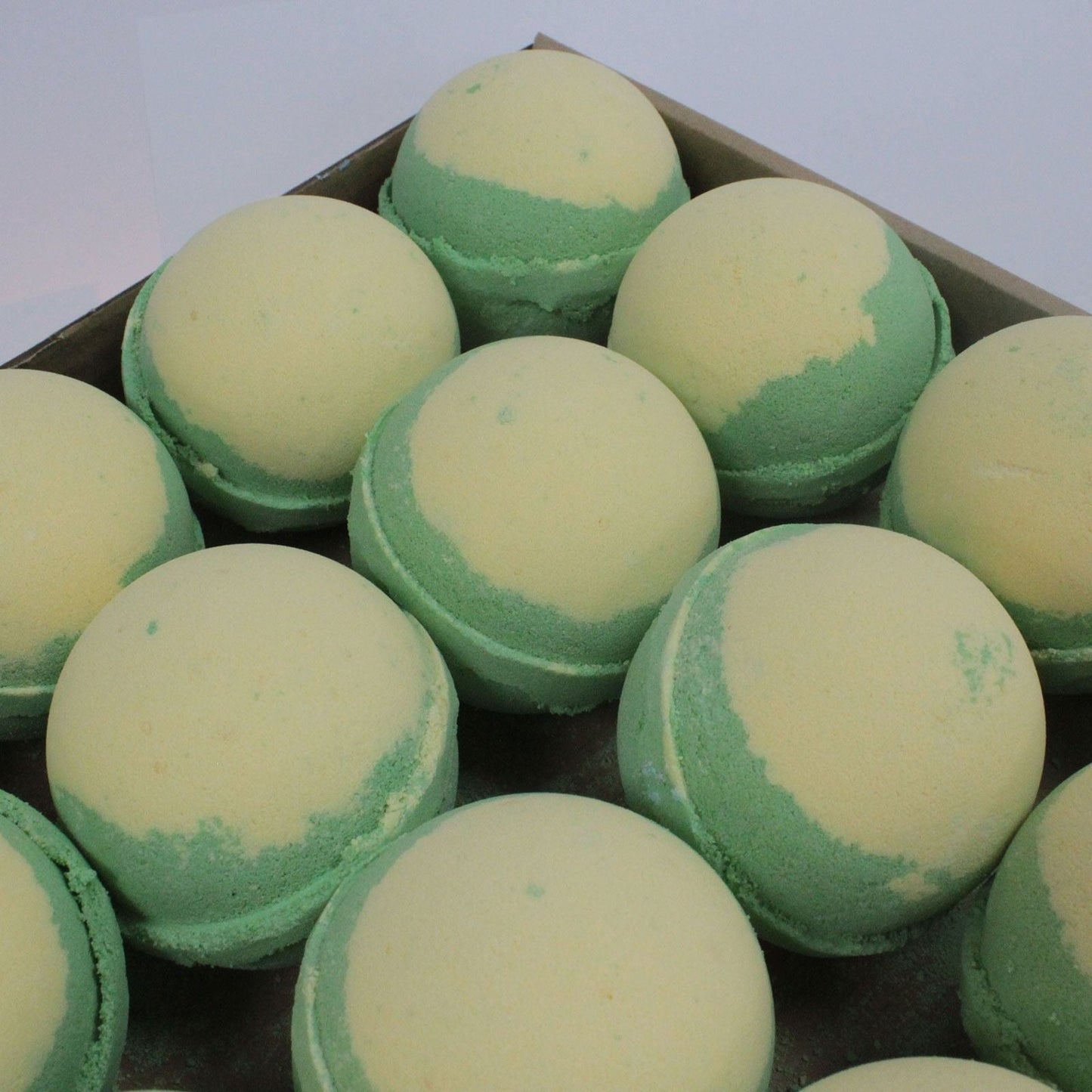 Apple Pie & Custard Bath Bomb Jumbo Bath Bombs - 180g - Bath Indulgence