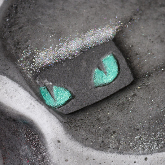 Cats Eyes Halloween Bath Bomb 80g Halloween Bath bombs - 180g - Bath Indulgence