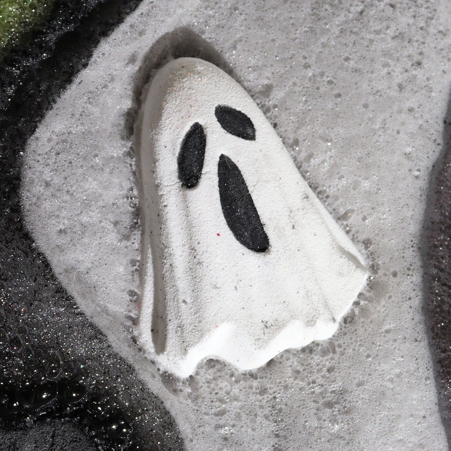 Ghost Halloween Bath Bomb 65g Halloween Bath bombs - 180g - Bath Indulgence