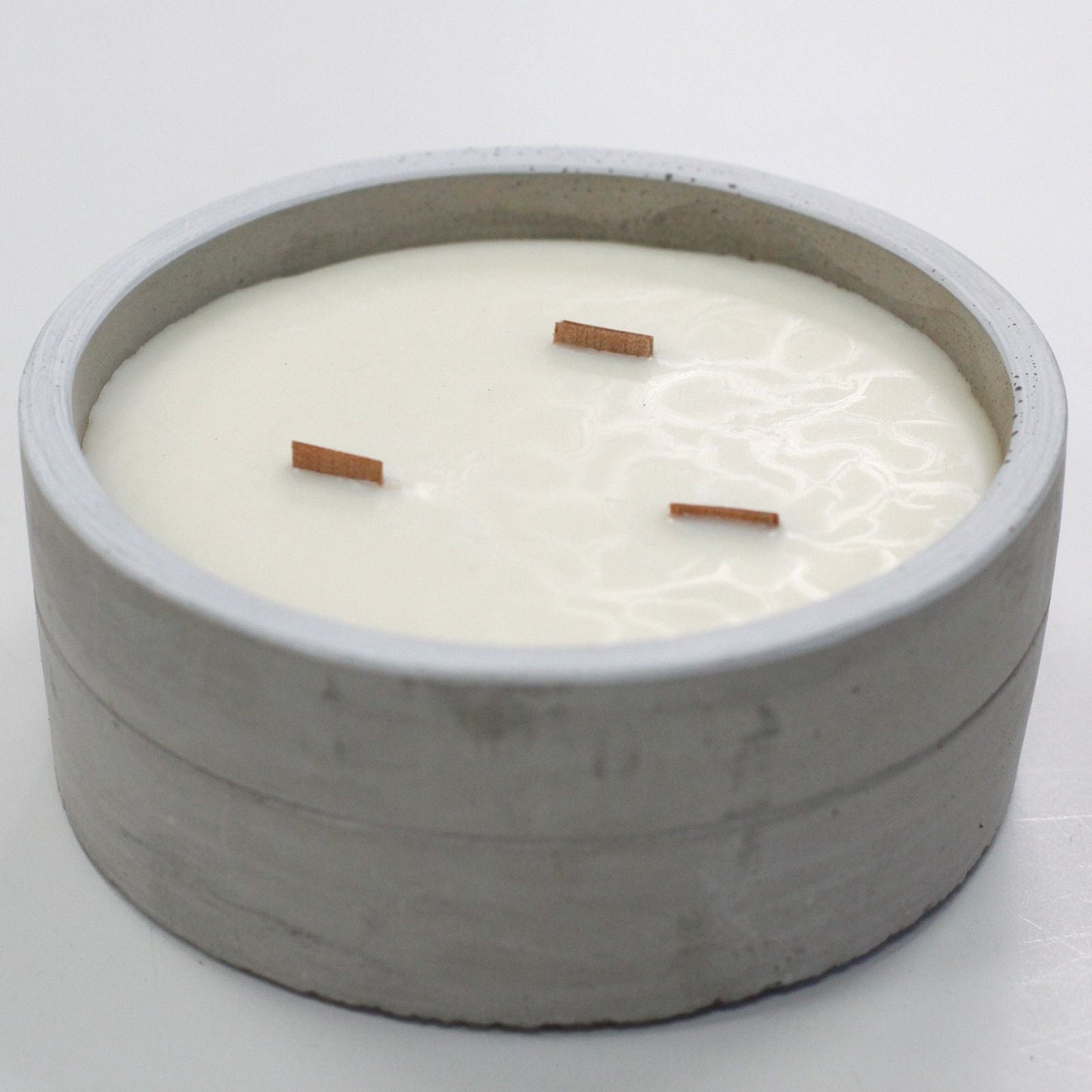 Large Round - Crushed Vanilla & Orange Concrete Wooden Wick Candle - Bath Indulgence