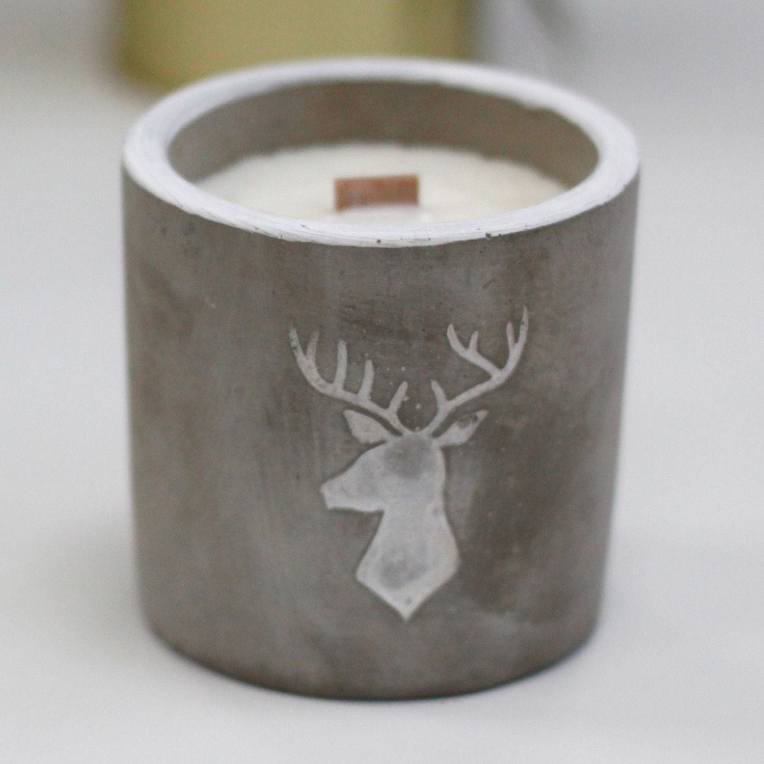 Med Pot - Stag Head - Whiskey & Woodsmoke Concrete Wooden Wick Candle - Bath Indulgence