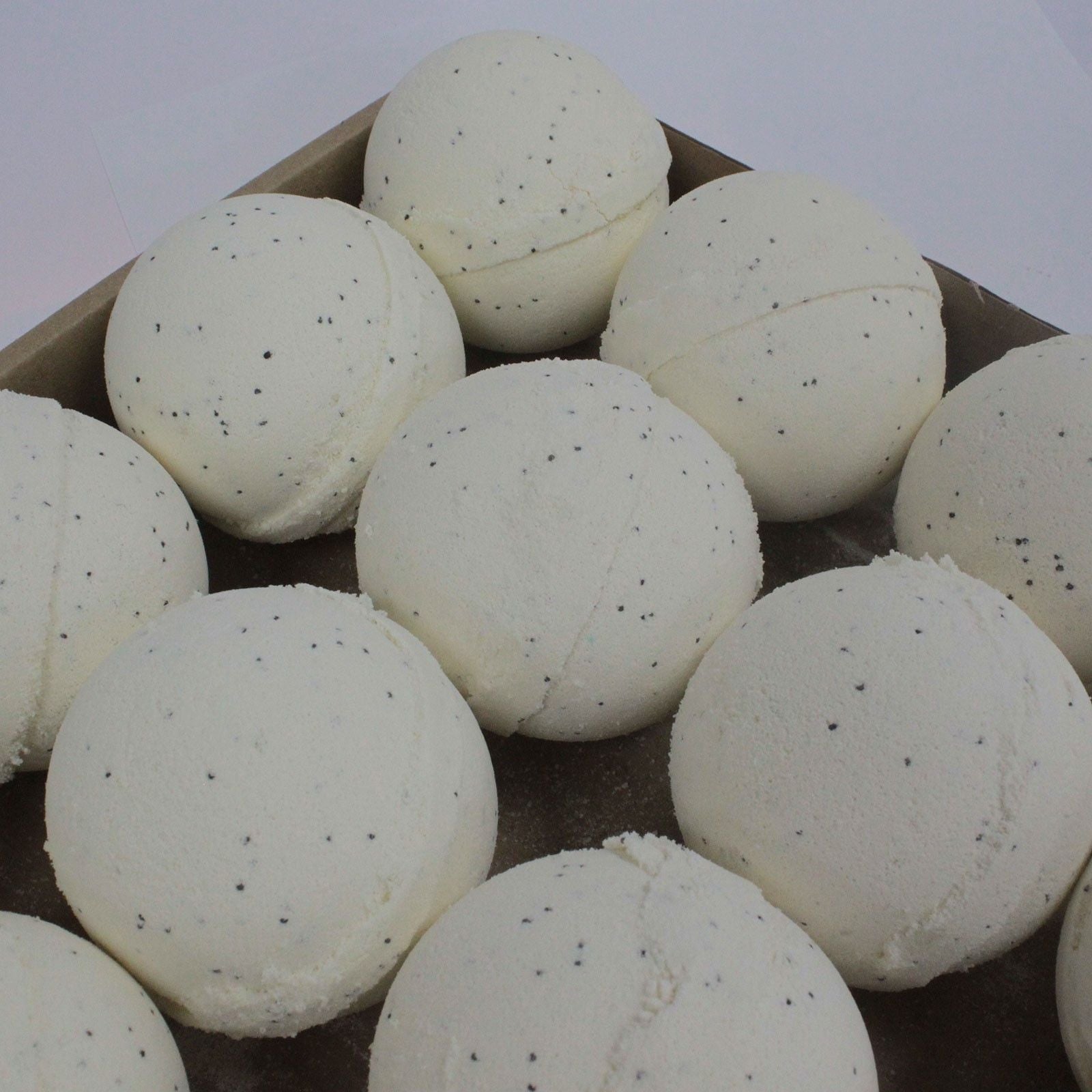 Simply Vanilla Bath Bomb Jumbo Bath Bombs - 180g - Bath Indulgence