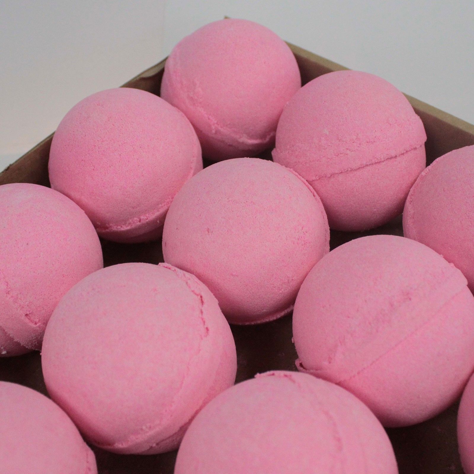 Very Berry Bath Bomb Jumbo Bath Bombs - 180g - Bath Indulgence