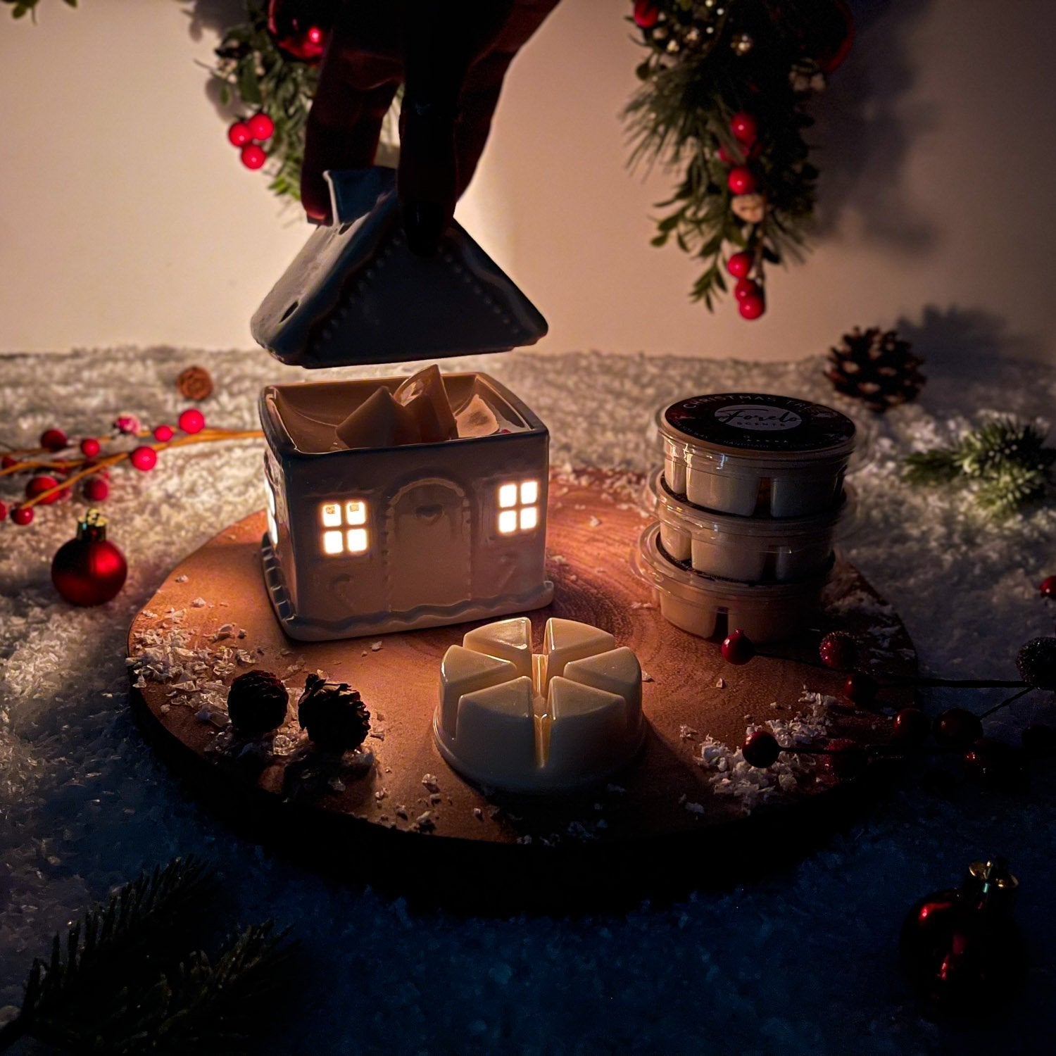 Gingerbread House Burner & Wax Melt Gift Set - Bath Indulgence