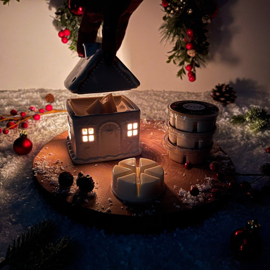 Gingerbread House Burner & Wax Melt Gift Set - Bath Indulgence